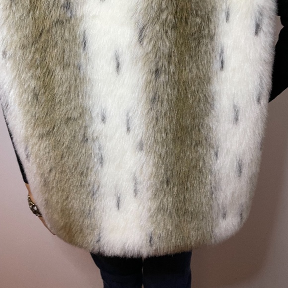 Vintage faux fur cream tan gray zipper mock collared vest with pockets! - Picture 11 of 14